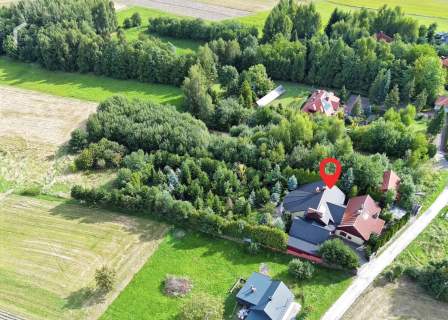 Komfortowy dom z pięknym ogrodem 
