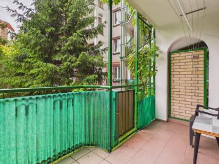 Mieszkanie na wysokim parterze z balkonem