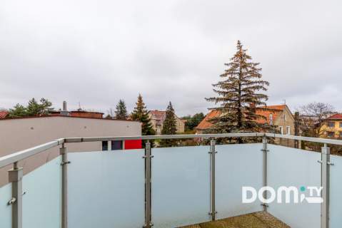 Nowoczesne mieszkanie, balkon, zielona okolica