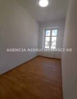 PRZESTRONNE W CENTRUM SKAWINY