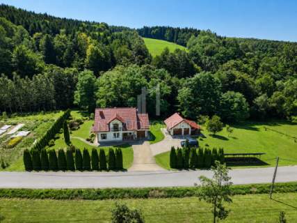 KOMFORTOWY DOM Z POMPĄ CIEPŁA, FOTOWOLTAIKĄ, WŁASNYM LASEM I...
