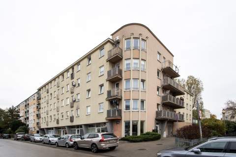 Garaż. PKP Ursus. Balkon. Winda. 2004 r. - cicho