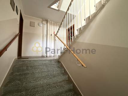 Parter, duży balkon, do wejścia Ul. Rejtana
