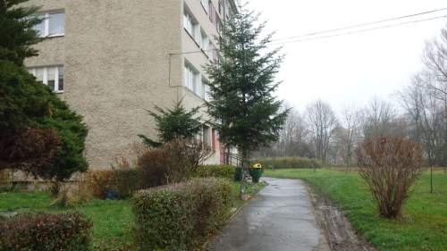 2 pokoje z logią w bloku koło stadionu