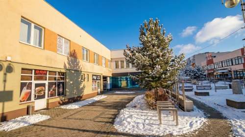 Biuro do wynajęcia, 79 m2, Pionki