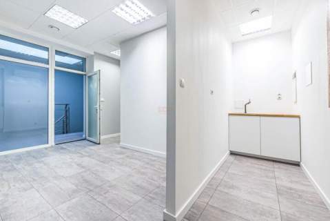 ul.Hallera Lokal 83m2 4pomieszczenia, klimatyzacja 4200zł
