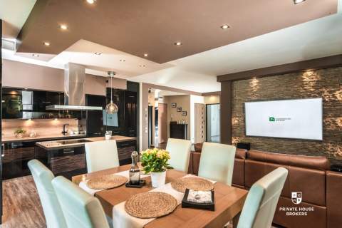 Apartament z pięknym ogrodem i kinem letnim