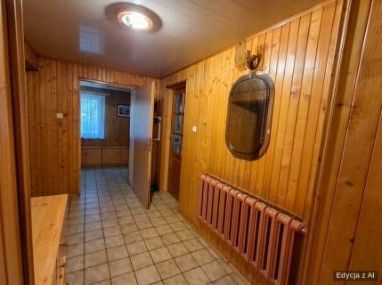 Dom wolnostojący 210 m2 z warsztatem i działką