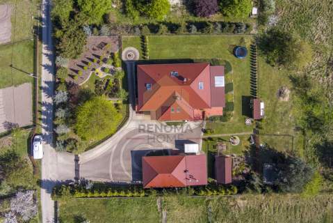 Garaż na 2 samochody 250m2 domu zielona okolic
