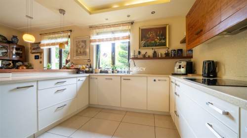 ZADBANY,WYSOKI STANDARD DOM OK 230 M2
