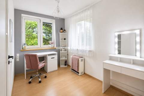 3 pokoje z ogrodem 130 m i kominkiem
