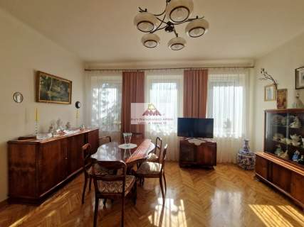 Lublin, parter, w pobliżu Teatru Muzycznego i CSK