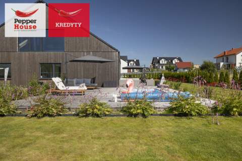 Nowoczesny dom z basenem i spa