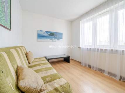 M 50M2 / 3 POKOJE / BALKON / GARAŻ / ZIELONO