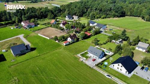 Widok na góry, Spokojna okolica