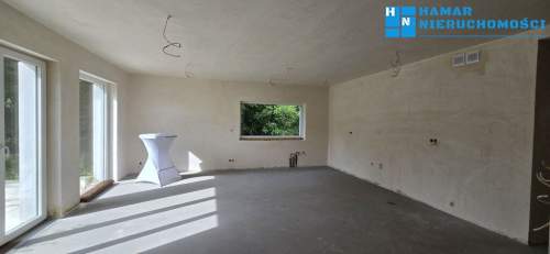 Dom 156 m z ogrodem, garażem i 4 sypialniami