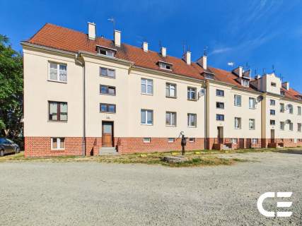 Partynice 2 pokoje ogród 80 m parking