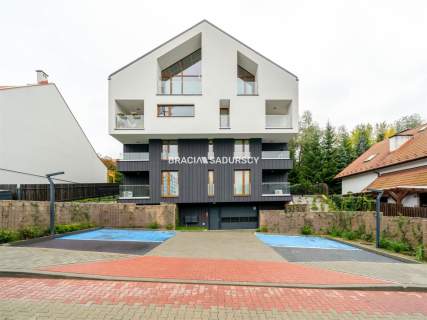 GUSTOWNE, NOWE 3-POK.Z MIEJSCEM POSTOJOWYM W CENIE