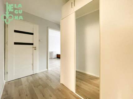 Gdynia Dąbrowa, 56m2, trzy pokoje, balkon, garaż, pierwsze piętro