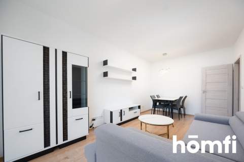 3pokoje, oddzielna kuchnia, garderobą, duży balkon