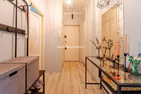 2pokojowe mieszkanie Parking Balkon Piwnica