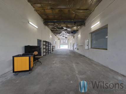 Magazyn biuro 690 mkw plac 2000 m2