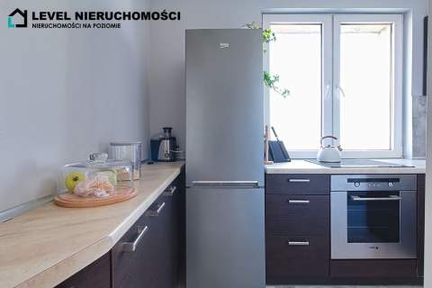 Umeblowane mieszkanie trzypokojowe