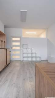 Lokal biurowy 42 m2 na parterze, miejsca postojowe