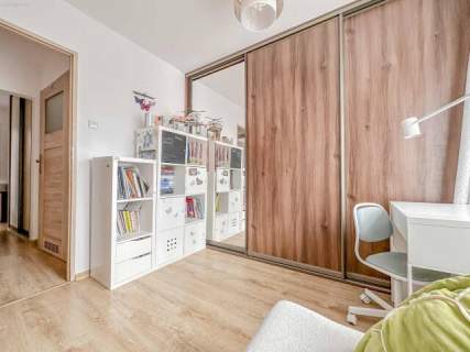 os. Piastów, przestronne, osobna kuchnia, duży balkon