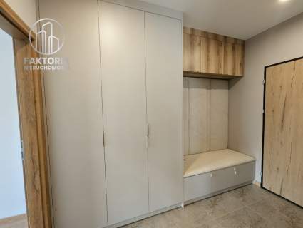 3 POKOJE 63,75 m BALKON 12,37 m I PIĘTRO 