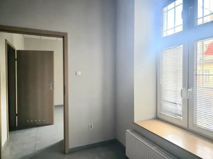 Lokal z witryną i parkingiem, Lwowska 190 m2