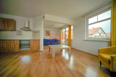 Komfortowe 2 pokoje na Partynicach. Duży balkon, winda z poziomu...