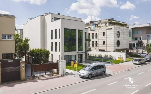 Apartament z balkonem w sąsiedztwie Błoń