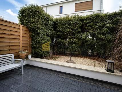 Dwupoziomowy apartament z ogródkiem Wilanów Garaż
