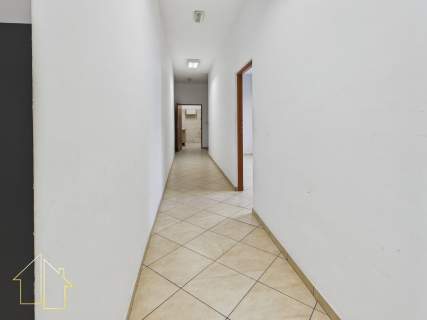 Hala magazynowa 324m2 wraz z pomieszczeniami biurowymi 140m2...