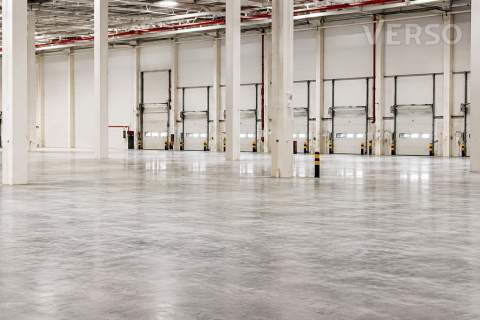 Magazyn/lekka produkcja 5200 sqm. biura 200 mkw.