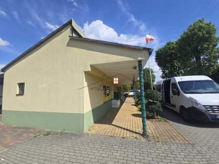Obiekt usługowy 79 m z dużym parkingiem Orły