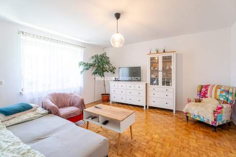 Dom z dużą działką budowlaną. Rzozów 87 arów.
