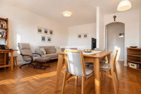 Mieszkanie z widokiem, balkon, winda, garaż