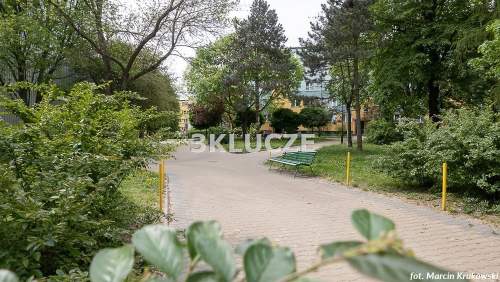LSM, os. Konopnickiej 2 pok kuchnia, piętro 1/4