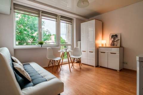 Kawalerka, balkon, piwnica - Kasztanowa 7