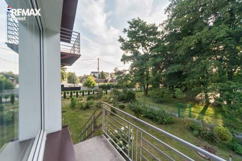 Dom z warsztatem pod działalność   centrum Kęt