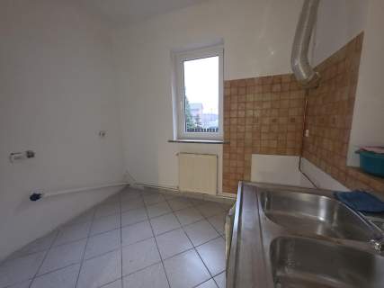 87,5 m2 3 pokoje ogródek, wiata garażowa