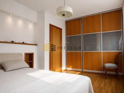 Dwupoziomowy apartament z ogródkiem Wilanów Garaż