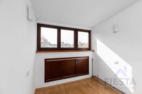 Warszawa-Śródmieście-Powiśle-2 pokoje-kamienica