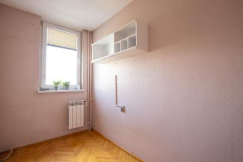 Trzypokojowe mieszkanie. 1 piętro. Podtatrzańska.