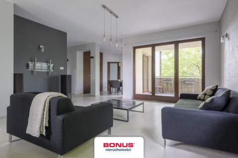Elegancki apartament z 2 miejscami postojowymi