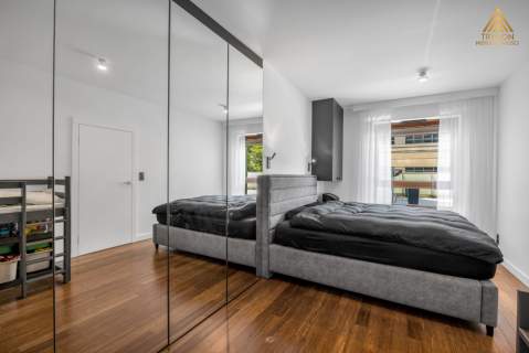 Jasny Apartament 77 m2 - 2 pok - Taras 65m2 - Wola