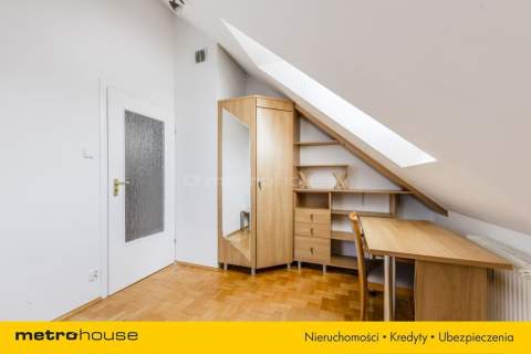 37,6 m 2 pokoje Strzeżone osiedle Gocław
