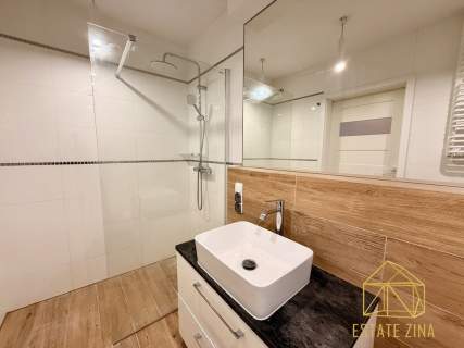 3 pokoje 65 m 2 Balkony Garaż Bajeczna